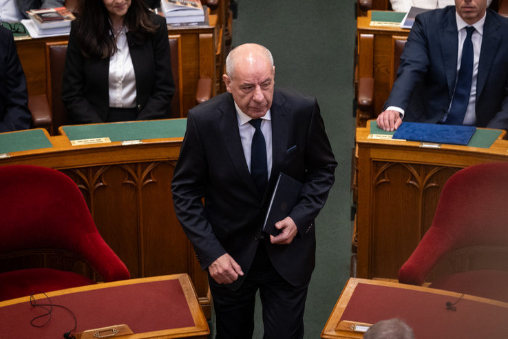 Magyar Péter az utolsó pillanatban is kemény üzenetet küldött Sulyok Tamásnak