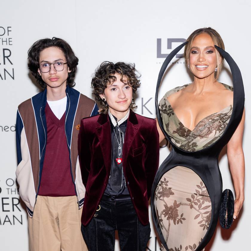 Jlo közép