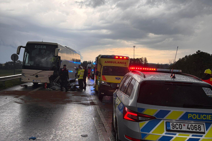 Magyar busz balesetezett Csehországban, többen megsérültek