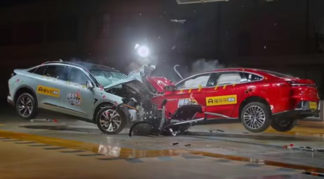 Zsebből fizet a BYD, ha balesetezik az önvezető autója