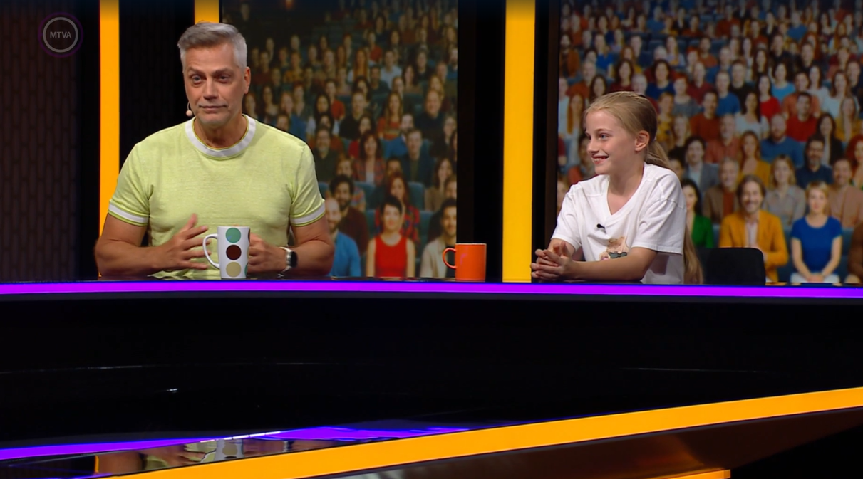 Harsányi Levente és lánya.png