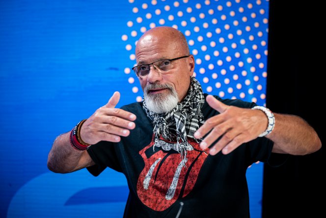 Zacher Gábor szerint a világ: Digitális agyrohadás és a ChatGPT mint érzelmi protézis
