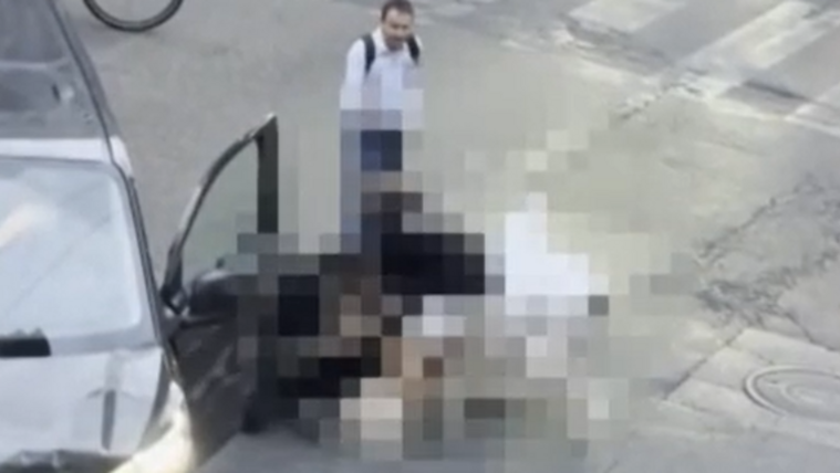 Videón a támadás: külföldiek verték össze az autójából kirángatott sofőrt Budapest belvárosában