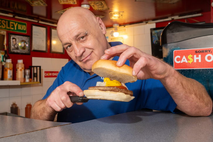 SWNS POUND BURGER 003