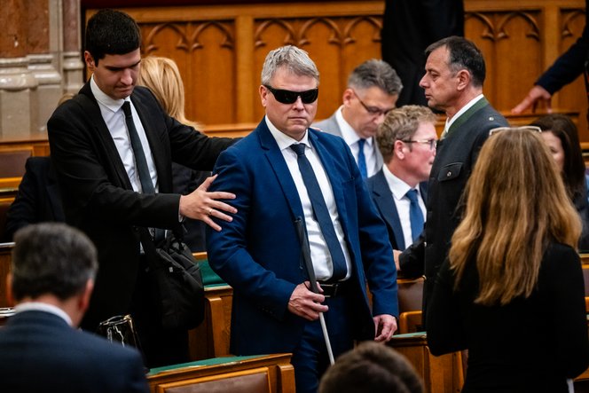Kátai-Németh Vilmos bemutatta az újonnan kinevezett gyermekvédelmi helyettes államtitkárt