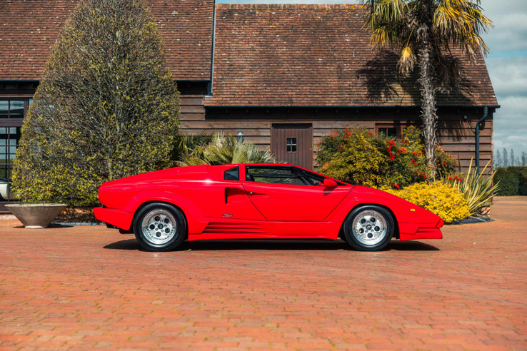 Szinte még bejáratós ez az 1990-es Lamborghini Countach