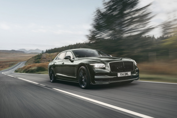 Évtizedek óta nem láttunk ilyen megoldást a Bentley szedánjain