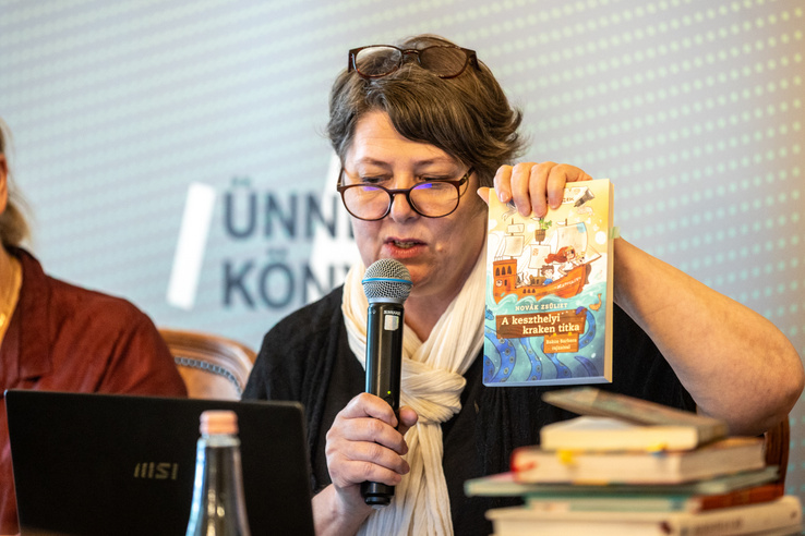 Totális káosz az Ünnepi Könyvhét előtt, se állami pénz, se áram