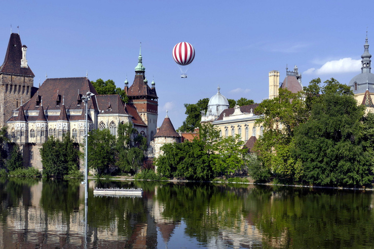 Szemet vetettek a Vajdahunyad várára, a főigazgató a lemondás szélén állt