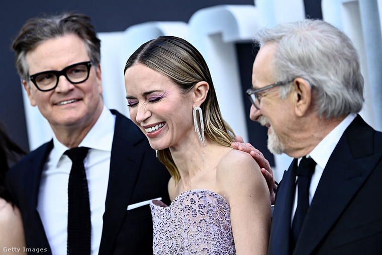 Colin Firth, Emily Blunt és Steven Spielberg. (Fotó: Getty Images)