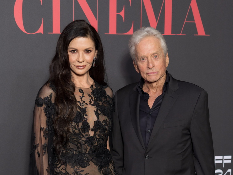 Michael Douglas és Catherine Zeta-JonesHollywood egyik legismertebb korkülönbséges házassága kétségtelenül az övék