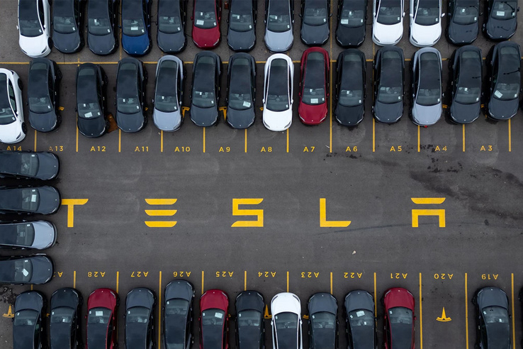 400 millió dolláros per indult a Tesla ellen