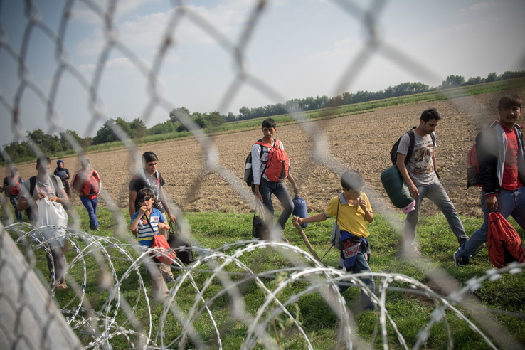 Alig egy hét múlva életbe lép a mindenkire kötelező migrációs paktum