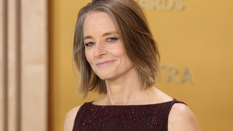 Jodie Foster 27 éves fia jóképű pasi: Charles édesanyjával lépett a vörös szőnyegre
