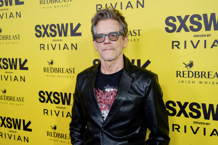 Kevin BaconKevin Bacon 1983-ban vásárolt egy connecticuti farmházat, részben hirtelen ötlettől vezérelve, részben azért, hogy közelebb kerüljön régi álmához: egy saját lóhoz