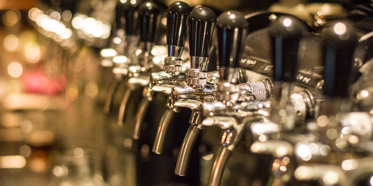 Újabb balatoni városban korlátozzák az alkoholfogyasztást közterületen