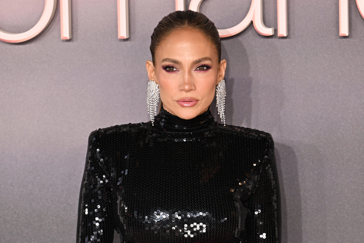 Jennifer Lopez 56 évesen is bomba formában: alig takaró bikiniben mutatta meg az alakját
