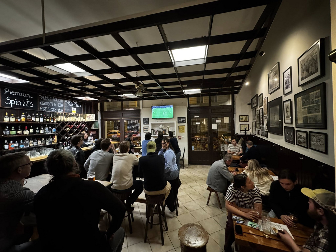 6-3-barátság-borozó-facebook-vb-meccsnézés
