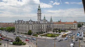 Óriási bajban van Győr, a polgármester azonnal találkozni akar Magyar Péterrel