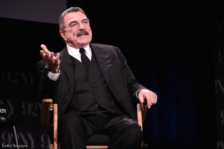 Tom SelleckTom Selleck neve örökre összefonódott a legendás kérdéssel: mi lett volna, ha ő alakítja Indiana Jonest?Bizony, a színész alakította volna eredetileg a figurát, már a szerződése is megvolt, de az utolsó pillanatban kihátrált, mert leszerződtették a Magnum című szériára