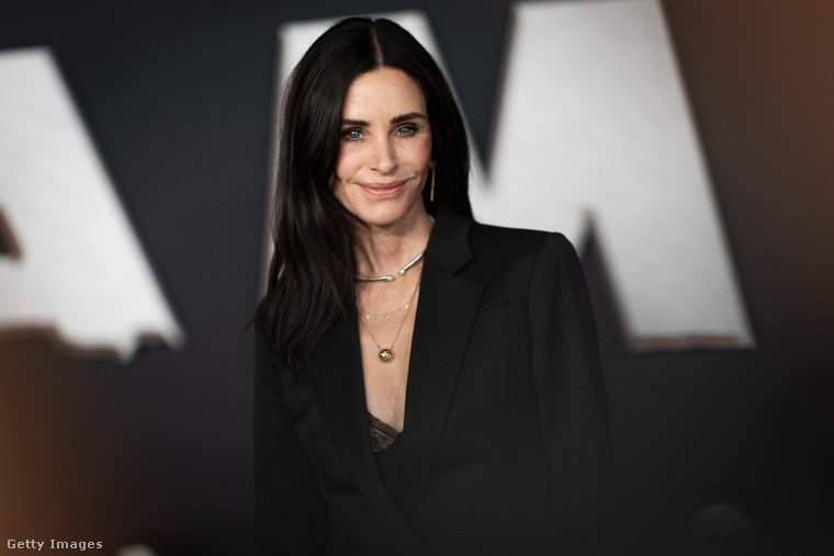 Courteney CoxA Jóbarátok után Jennifer Anistonnak sikerült átugrania a mozifilmek világába, Courteney Coxnak viszont kevésbé