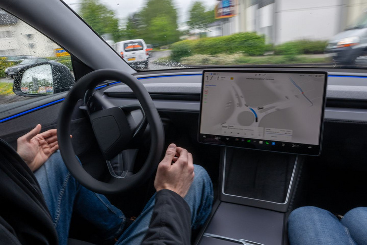 Egyre több európai ország fogadja be a Tesla önvezetését