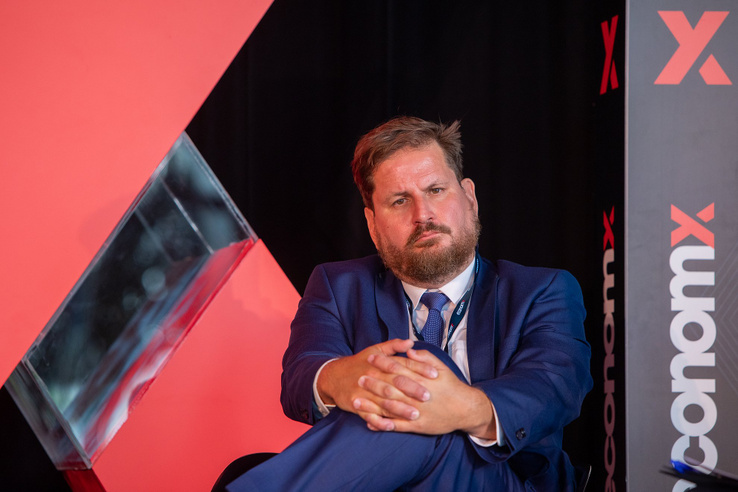 Pogátsa Zoltán: Vakhit, hogy az euró bevezetése stabilitást adna Magyarországnak