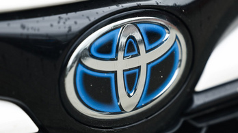 A totális villanyuralomtól tart a Toyota elnöke