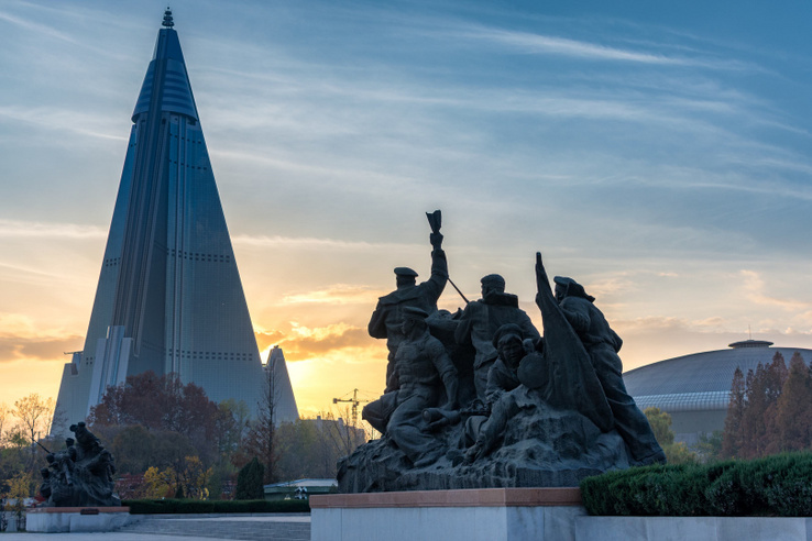 Sosem fejezték be Észak-Korea luxusszállodáját: minden eltörpül a rejtélyes Ryugyong Hotel mellett