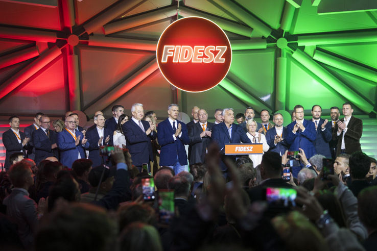 Tisztújítás a Fidesznél: Orbán Viktort újraválaszthatják, de Magyar Péter is készül