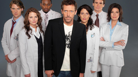 A Doktor House főszereplője mellett ma elmennél az utcán: így néz ki most a 66 éves Hugh Laurie