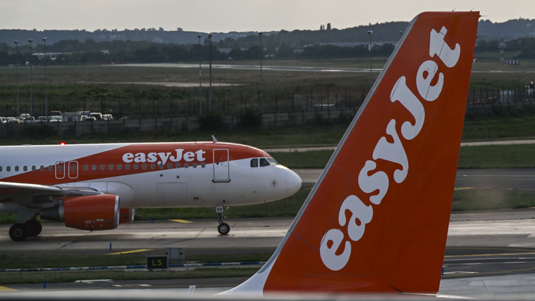Csak a levegőben jött rá az EasyJet egyik járatának pilótája, hogy rossz kifutópályáról szállt fel