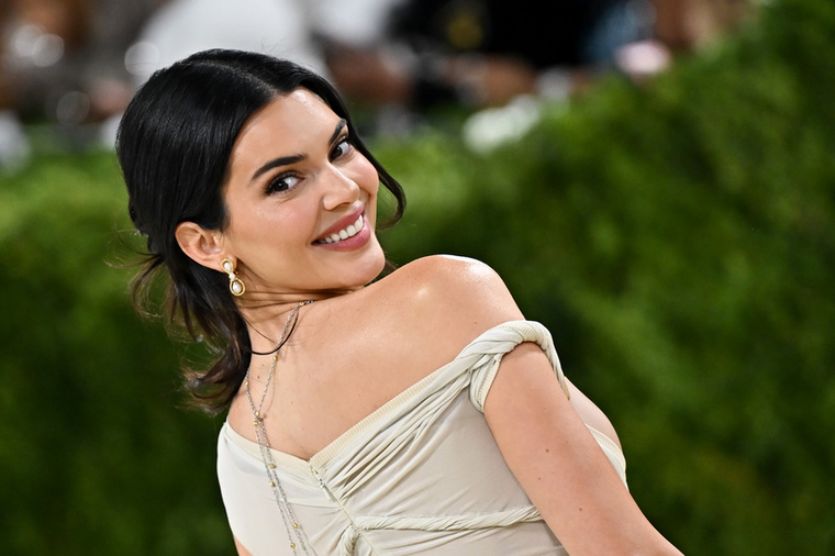 Kendall JennerKendall Jenner a Keeping Up With the Kardashians című műsorban beszélt John Forddal kapcsolatos zaklatási élményeiről