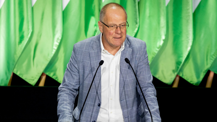 Navracsics Tibor nem túl optimista posztja a Fidesz következő évéről