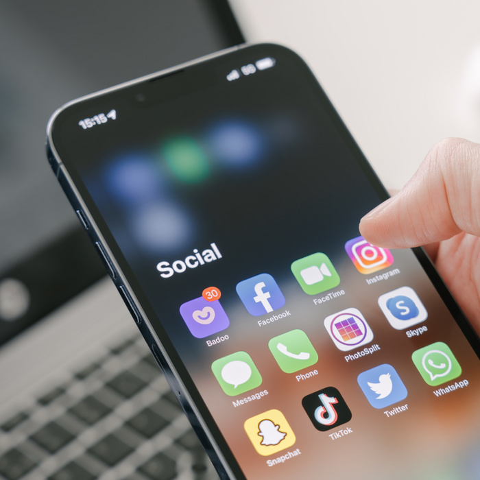 Kiderült, ezt jelentik az iPhone képernyőjén megjelenő narancssárga és zöld pontok
