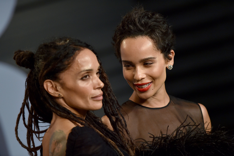 Zoë Kravitz és Lisa BonetLisa Bonet és a lánya, Zoë Kravitz tényleg a megszólalásig hasonlítanak egymásra, esetükben ráadásul még a kisugárzásukban is van valami közös
