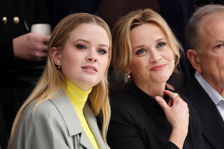 Ava Phillippe és Reese WitherspoonReese Witherspoon és Ava Phillippe talán a legismertebb példái annak, amikor egy sztárgyerek szinte zavarba ejtően hasonlít az édesanyjára