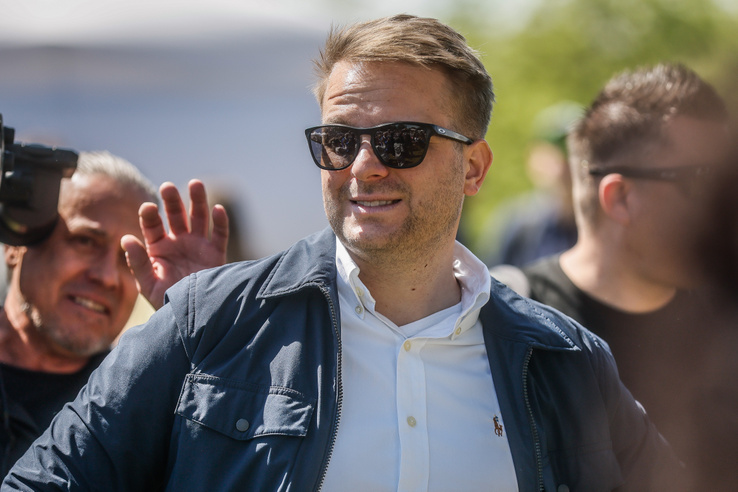 Ezért tiltották ki Bohár Dánielt a Parlamentből