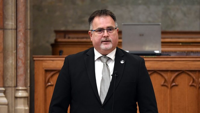 Windisch László kezdeményezte az Integritás Hatóság elnökének leváltását