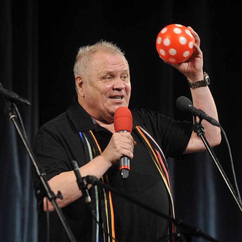 Dévényi Tibor közép