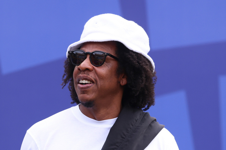 Jay-ZA rapper 2021-ben 297 millió dollárért adta el a Tidal zenealkalmazás többségi tulajdonrészét a Square-nek (ma már Block néven futnak)