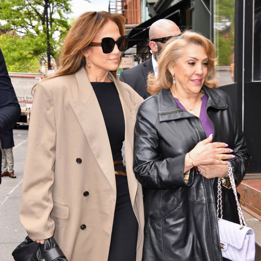 Jlo közép (2)