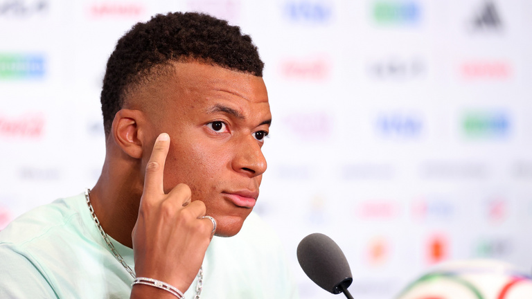Mbappé és Deschamps kisebb ellentmondásba keveredett az Irak elleni meccs előtt