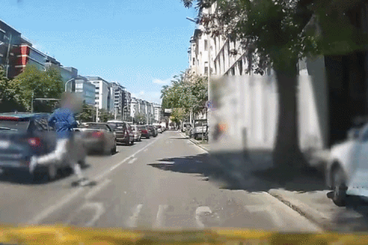 Kirohant a taxi elé, elgázolták a&nbsp;külföldi férfit a Soroksári úton