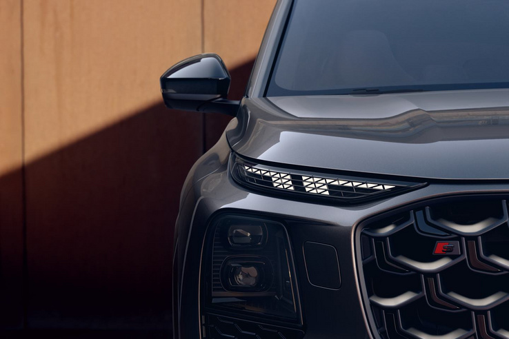 Megérkezett az új Audi SQ7