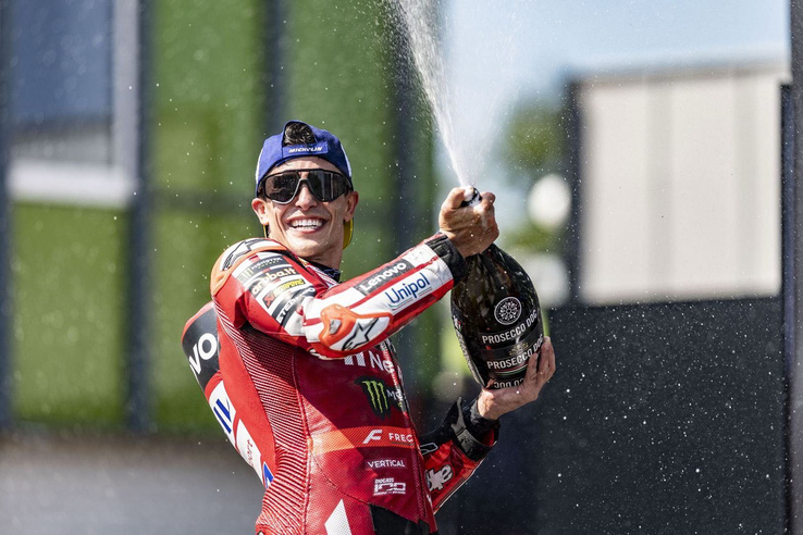 Márquez végül idén is feltörli a padlót a mezőnnyel?