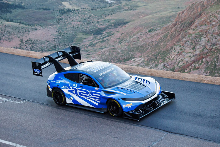 Elektromos Mustang lett a Pikes Peak királya