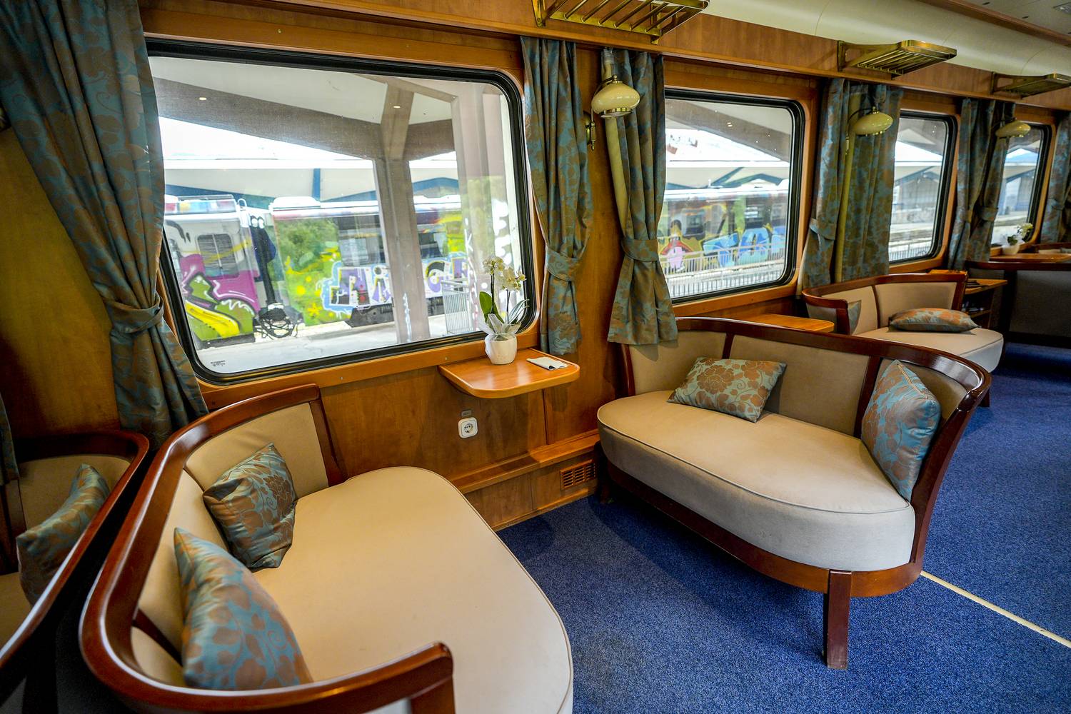 golden eagle express vonat luxusvonat (1)