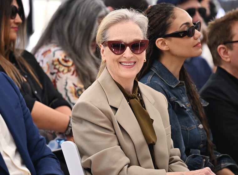 Meryl StreepA színésznő mindig is elutasítja azokat a munkaajánlatokat, amelyek tovább tartanák fent a hollywoodi nemek közötti bérszakadékot, és ragaszkodik az egyenlő bánásmódhoz