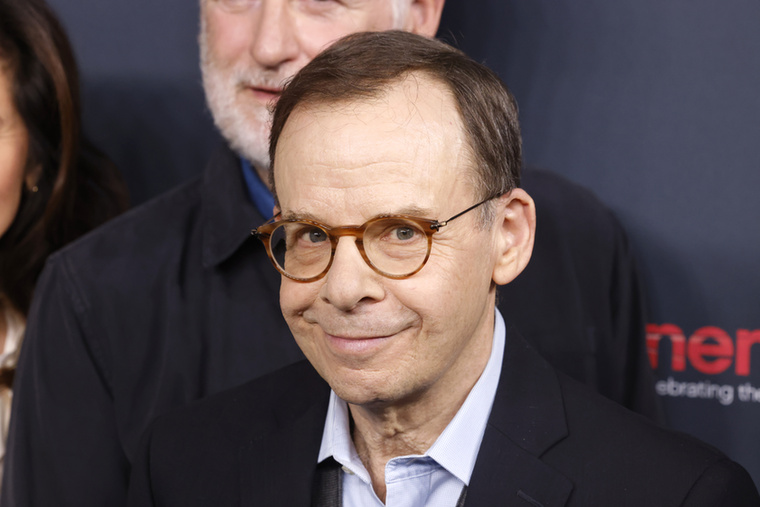 Rick MoranisRick Moranis nevéről sokaknak azonnal a Szellemirtók, az Űrgolyhók vagy a Drágám, a kölykök összementek ugrik be, ez pedig nem véletlen